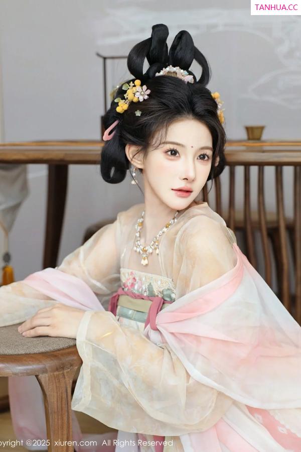   [XiuRen]高清写真图 2025.08.13 No.10645 梨霜儿 古装服饰第27张图片